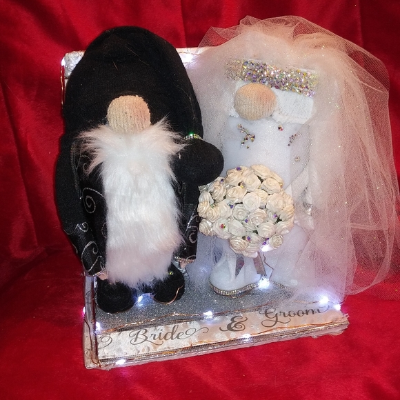 Gnomes - Picture 6 of 11